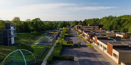 skolen set fra luften